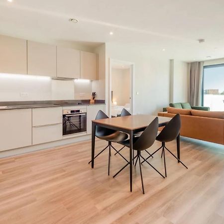 Modern Apartments In Brentford 2 Minutes Walk From Kew Bridge Eksteriør billede