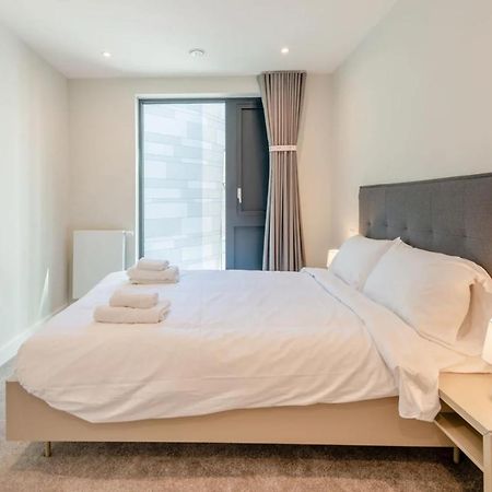 Modern Apartments In Brentford 2 Minutes Walk From Kew Bridge Eksteriør billede