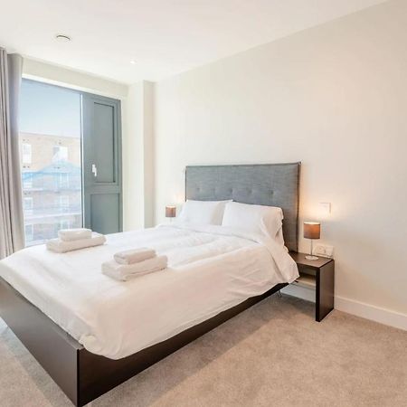 Modern Apartments In Brentford 2 Minutes Walk From Kew Bridge Eksteriør billede