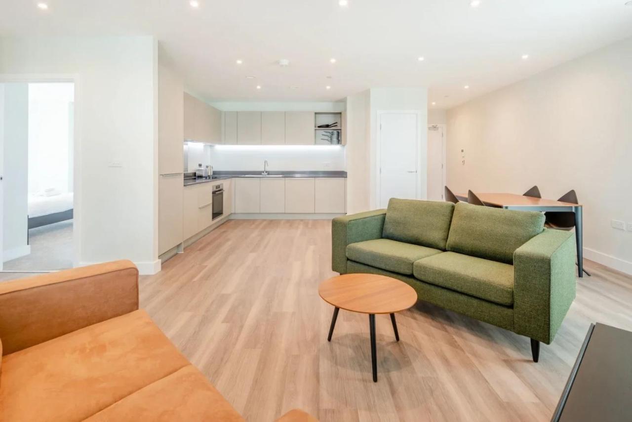 Modern Apartments In Brentford 2 Minutes Walk From Kew Bridge Eksteriør billede