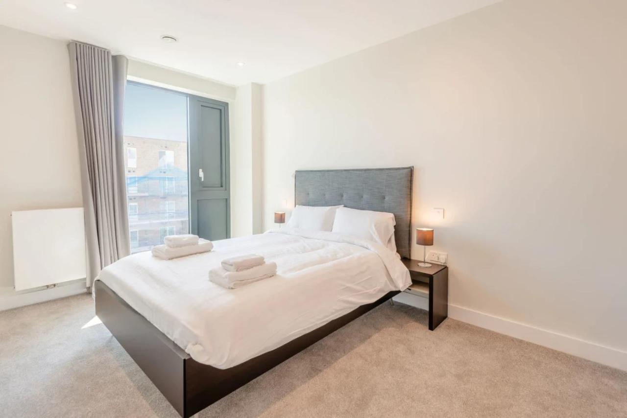 Modern Apartments In Brentford 2 Minutes Walk From Kew Bridge Eksteriør billede