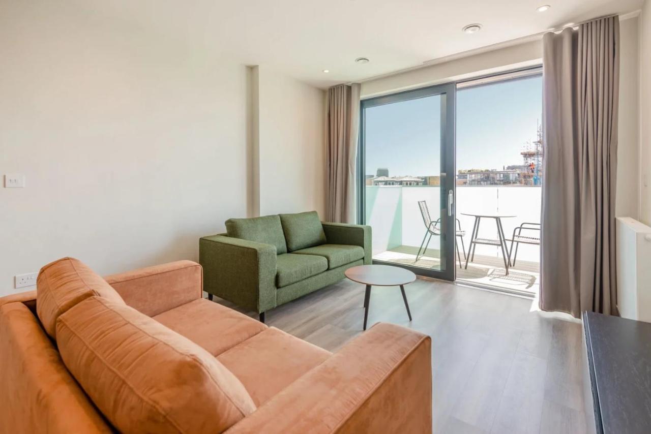 Modern Apartments In Brentford 2 Minutes Walk From Kew Bridge Eksteriør billede